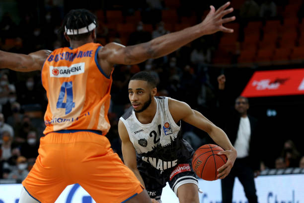 在这一场硬 在这一场硬