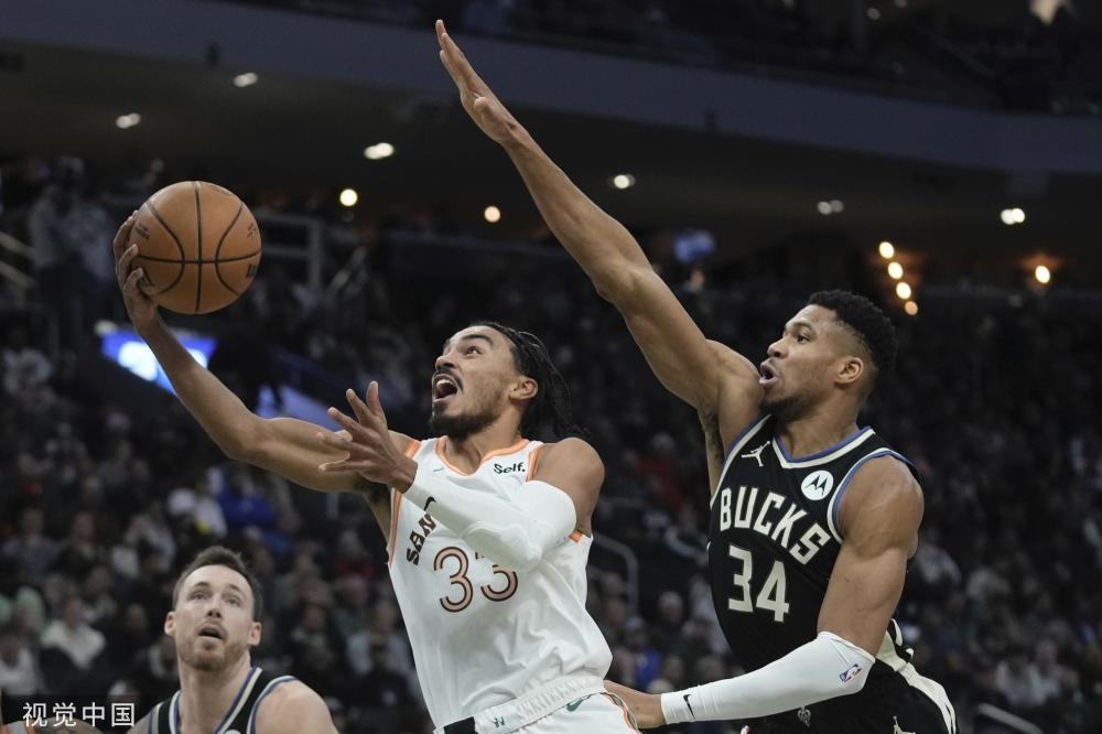 尤其是他在 尤其是他在